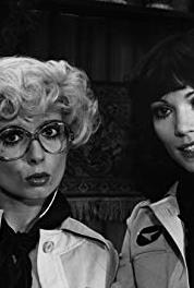 Zwei himmlische Töchter Ein Sarg nach Leech (1978– ) watch online HD